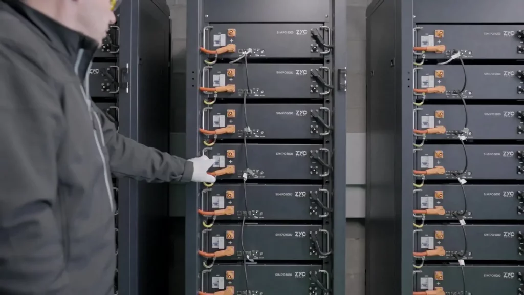 Distribución de baterías ZYC Energy para profesionales instaladores